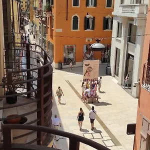 https://apartment-centro-storico-verona-samaritana-n-4.hotelinveneto.com